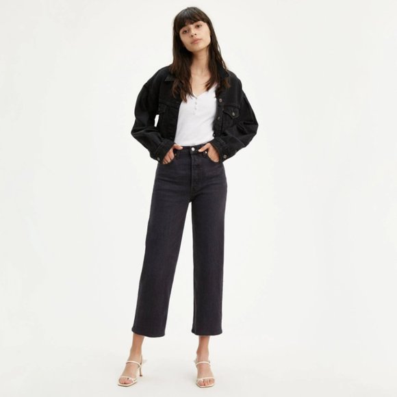 Levi's • Ribcage Straight Ankle Jeans - Picture 3 of 6